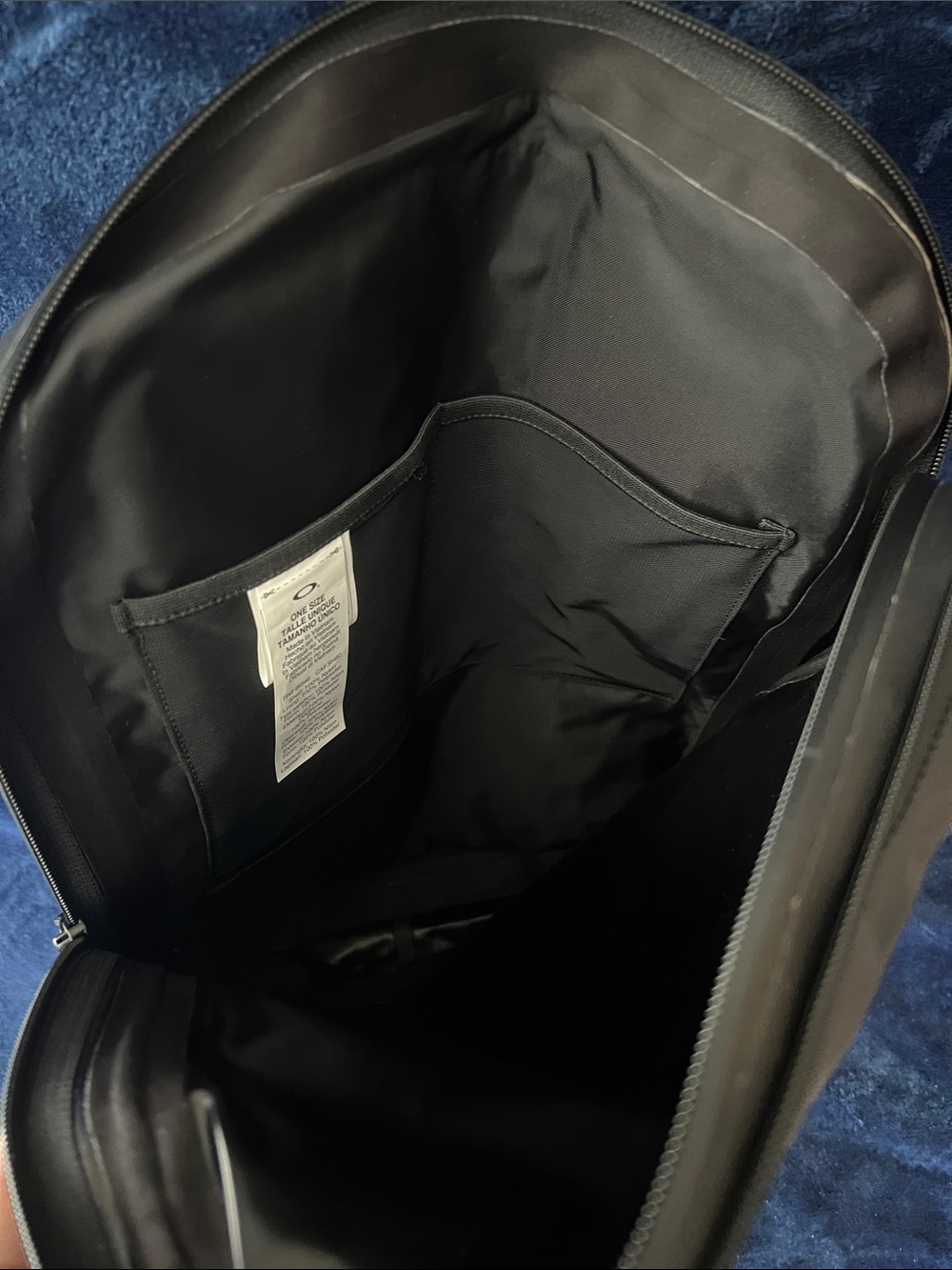 Oakley Black two faced laptop pack with Tonal Logo - Picture 5 of 5